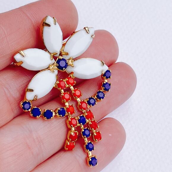 VTG Mid Century Milk Glass Red Blue Rhinestone Patriotic Brooch 1950s Gold Tone - Picture 2 of 7